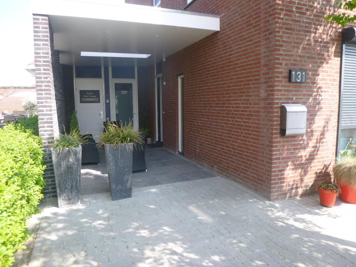 Elvis Presley Private Studio With Kitchen And Airconditioning Goes Exteriör bild